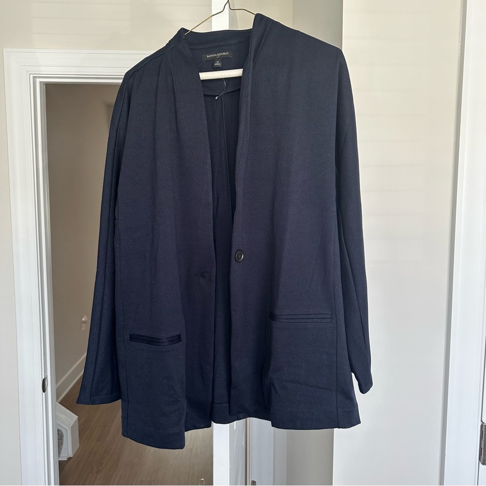 NWOT | Banana Republic textured nailhead blazer, size M - Picture 3 of 6